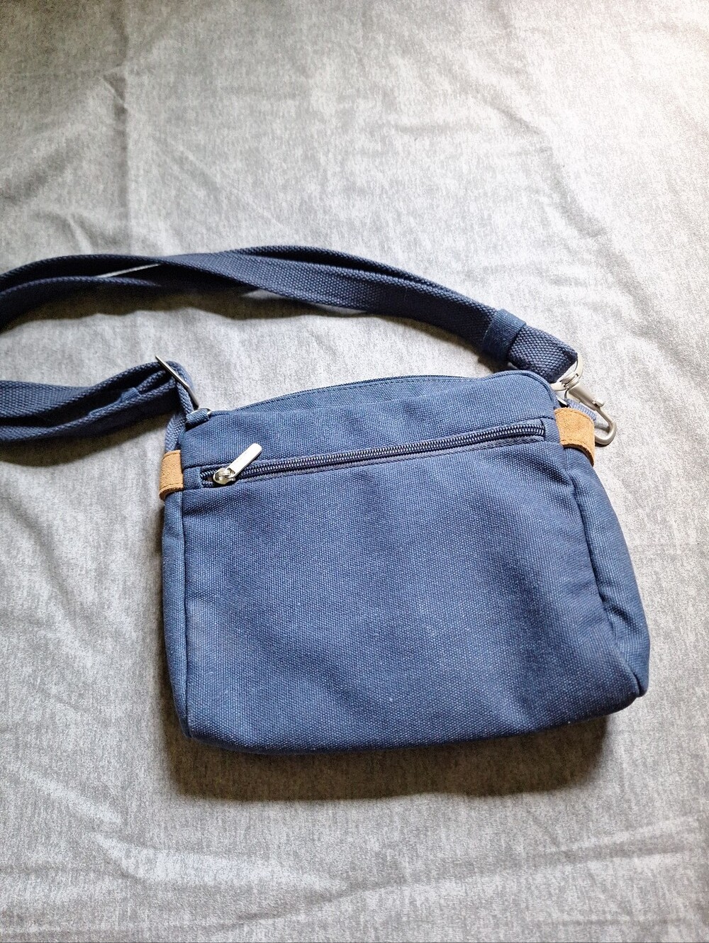 Travelon Crossbody Bag - Picture 9 of 16